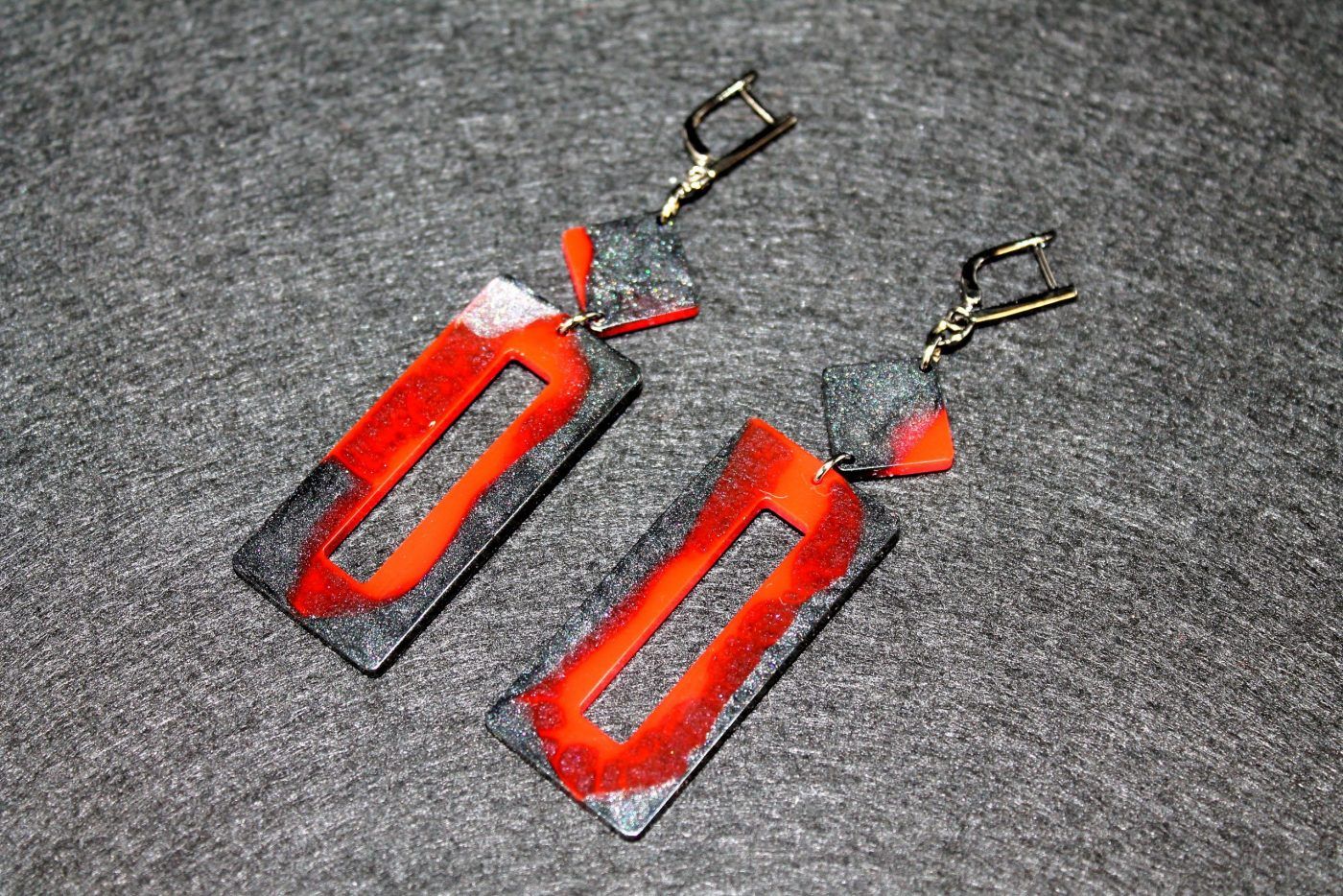 pendientes rectángulo rojo negro epoxi